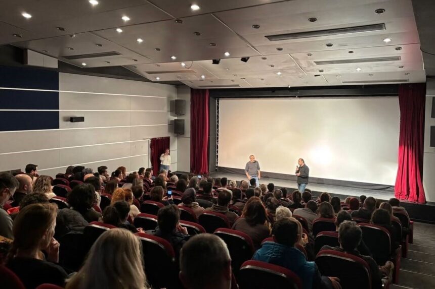 Nilüfer Belediyesi’nin ‘Bir Yönetmen Bir Söyleşi’ etkinliğinde bu ay Özcan Alper konuk oldu.