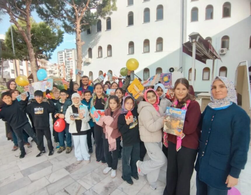 Söke’de Behiye Hanım Ortaokulu Öğrencileri Hacı Ahmet Özbaş Camii’ni Ziyaret Etti Söke’de Behiye Hanım Ortaokulu Öğrencileri Hacı Ahmet Özbaş Camii’ni Ziyaret Etti