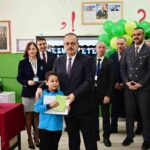 Aydın’da 188 bin 343 öğrenci karne alırken, Umurbey İlkokulu’nda Vali Canbolat tören düzenledi.