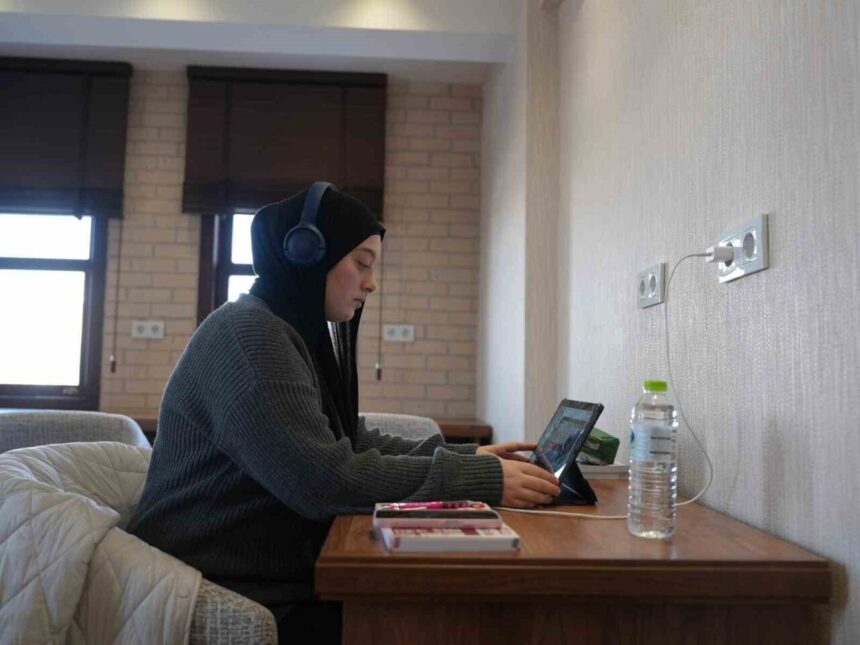 Düzce’de Yahya Kemal Kitap Köşkü Öğrencilerin Yeni Çalışma Alanı Haline Geldi Düzce’de Yahya Kemal Kitap Köşkü Öğrencilerin Yeni Çalışma Alanı Haline Geldi