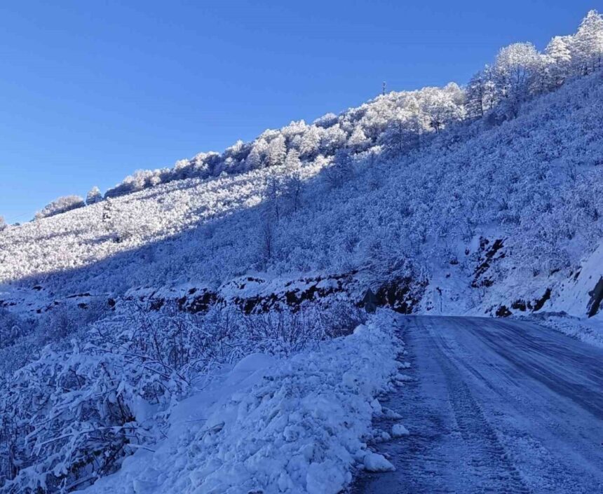 Ordu’da kar nedeniyle 8 ilçede eğitim 1 gün süreyle durduruldu, 5 ilçede ise kısmi tatil uygulandı. Ordu’da kar nedeniyle 8 ilçede eğitim 1 gün süreyle durduruldu, 5 ilçede ise kısmi tatil uygulandı.