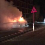 Ünye’de seyir halindeyken alev alan kamyonet kullanılamaz hale geldi.