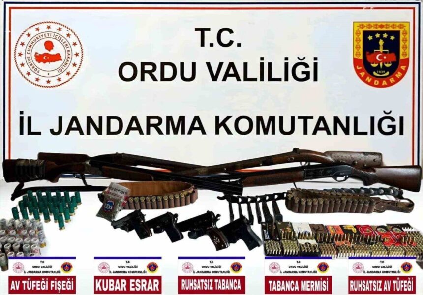 Ordu’da jandarma operasyonunda 4 kişi gözaltına alındı, suç unsurları ele geçirildi. Ordu’da jandarma operasyonunda 4 kişi gözaltına alındı, suç unsurları ele geçirildi.