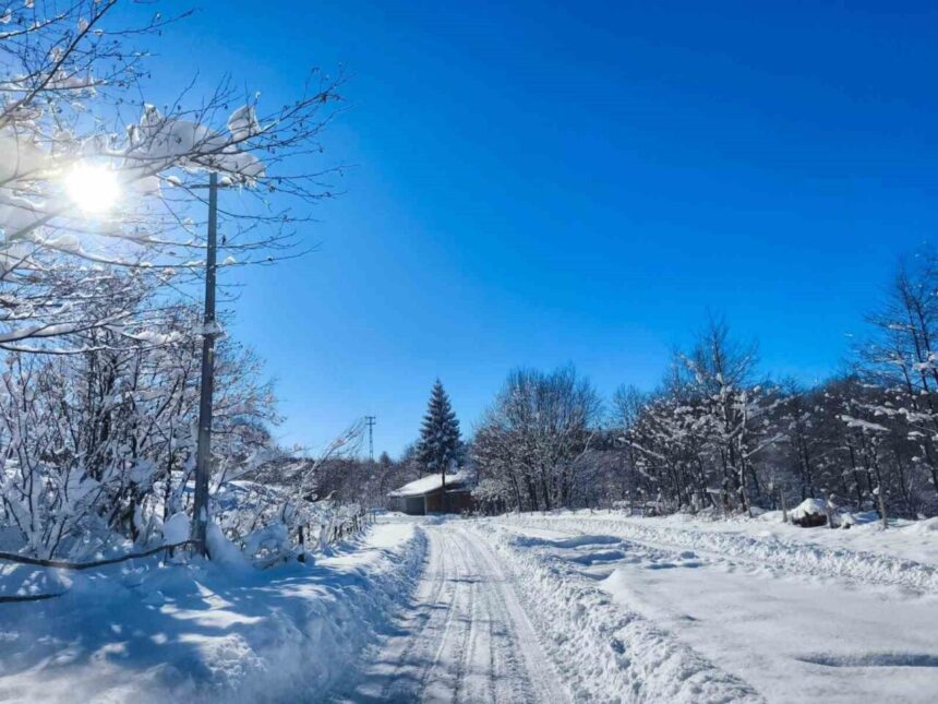 Ordu’nun yaylalarında etkili olan kar yağışı sonrası eşsiz manzaralar ortaya çıktı.