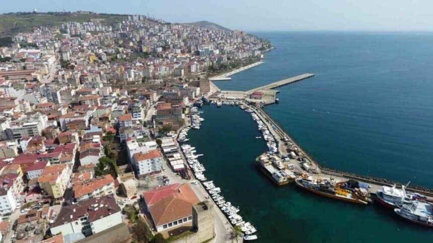 Sinop’ta her 100 çalışana 117 emekli düşerken, Samsun, Amasya ve Ordu’da oran daha düşük. Sinop’ta her 100 çalışana 117 emekli düşerken, Samsun, Amasya ve Ordu’da oran daha düşük.