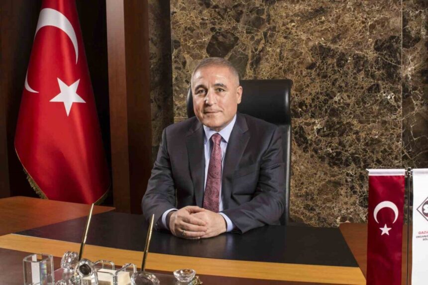 Gaziantep OSB Başkanı Cengiz Şimşek’ten 10 Ocak Çalışan Gazeteciler Günü mesajı yayımlandı. Gaziantep OSB Başkanı Cengiz Şimşek’ten 10 Ocak Çalışan Gazeteciler Günü mesajı yayımlandı.