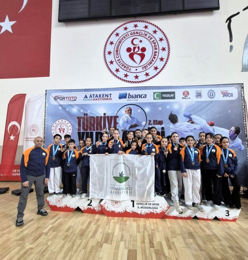 Osmangazi Belediyespor Karate Takımı, Eskişehir’deki Türkiye Yıldızlar Ligi’nde çok sayıda madalya kazandı.