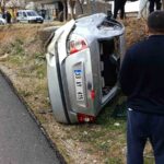 Osmaniye’de kontrolden çıkan araç devrildi, sürücü yaralandı.