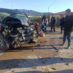 Osmaniye’de işçi taşıyan minibüs ile ticari aracın çarpışması sonucu 7 kişi yaralandı.