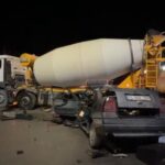 Bartın’da otomobilin beton mikserine çarpması sonucu sürücü hastaneye kaldırıldı.