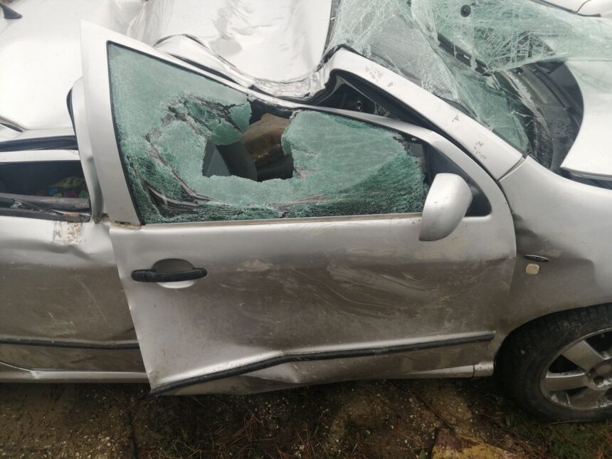 Yalvaç’ta Kontrolü Kaybeden Araç Şarampole Yuvarlandı: 1 Ölü, 3 Yaralı Yalvaç’ta Kontrolü Kaybeden Araç Şarampole Yuvarlandı: 1 Ölü, 3 Yaralı