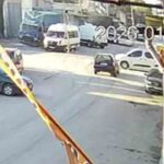 Denizli’de otomobilin tali yoldan çıkan hafif ticari araca çarpması sonucu araç devrildi.