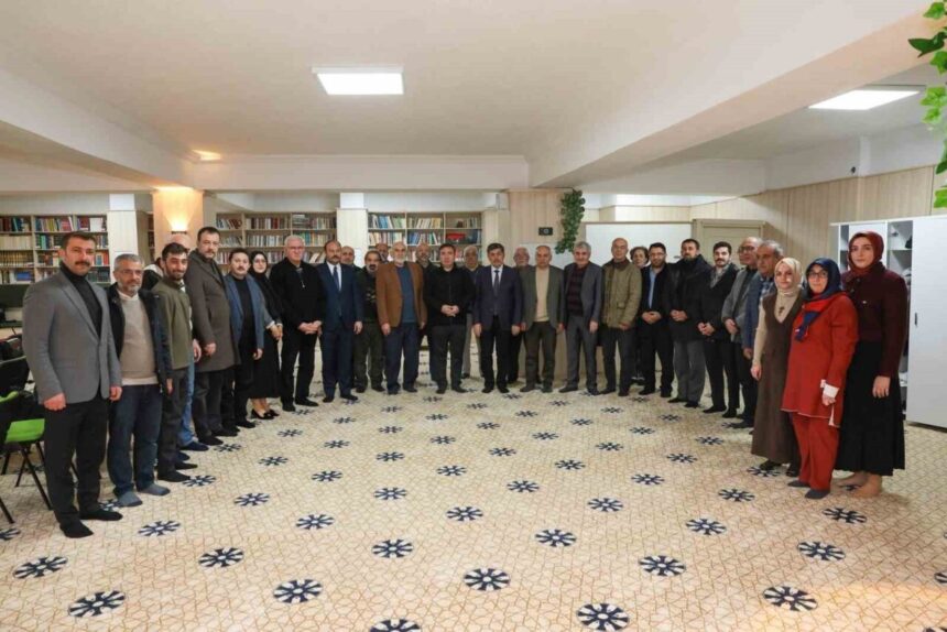 Türkiye Yazarlar Birliği Erzincan Şubesi’nin Genel Kurul Toplantısı yapıldı, Halil İbrahim Özdemir yeniden başkan seçildi. Türkiye Yazarlar Birliği Erzincan Şubesi’nin Genel Kurul Toplantısı yapıldı, Halil İbrahim Özdemir yeniden başkan seçildi.