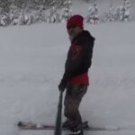 Tokat’ın Başçiftlik ilçesinde kayak meraklıları köy yolunu kayak pistine dönüştürdü.