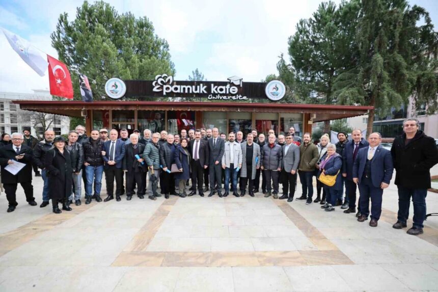 Pamukkale Belediye Başkanı Ertemur, Çalışan Gazeteciler Günü’nde Denizli basınıyla bir araya geldi. Pamukkale Belediye Başkanı Ertemur, Çalışan Gazeteciler Günü’nde Denizli basınıyla bir araya geldi.