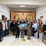 Pankreas kanseri nedeniyle vefat eden 45 yaşındaki Jandarma Gazisinin fotoğrafı, Kaynarca Adliyesi’nde sergilendi.