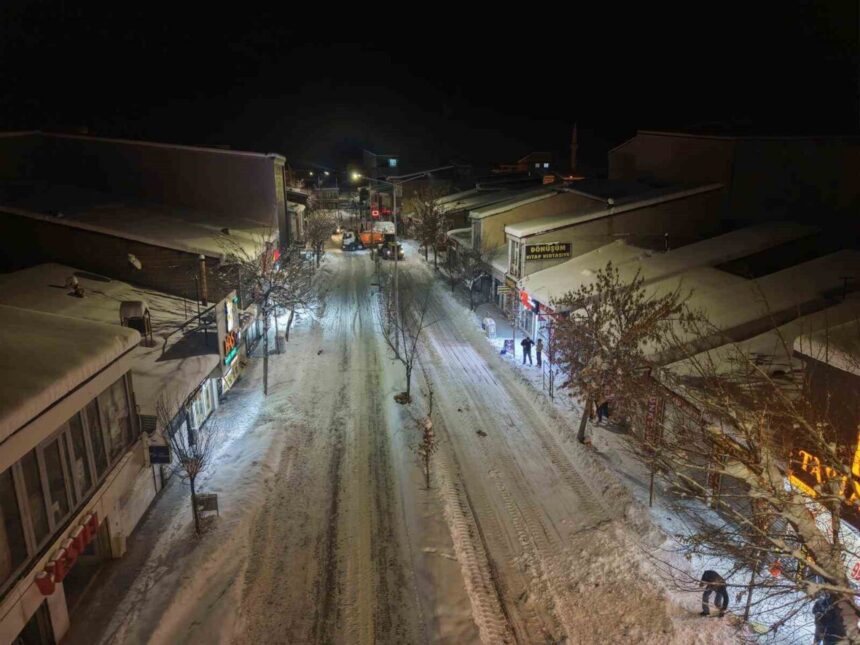 Patnos’ta Üç Gün Süren Yoğun Kar Yağışı, Hayatı Olumsuz Etkiledi