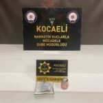 Kocaeli’de uyuşturucu operasyonunda 9 şüpheliden 5’i tutuklandı, aramalarda silah ve uyuşturucu ele geçirildi.