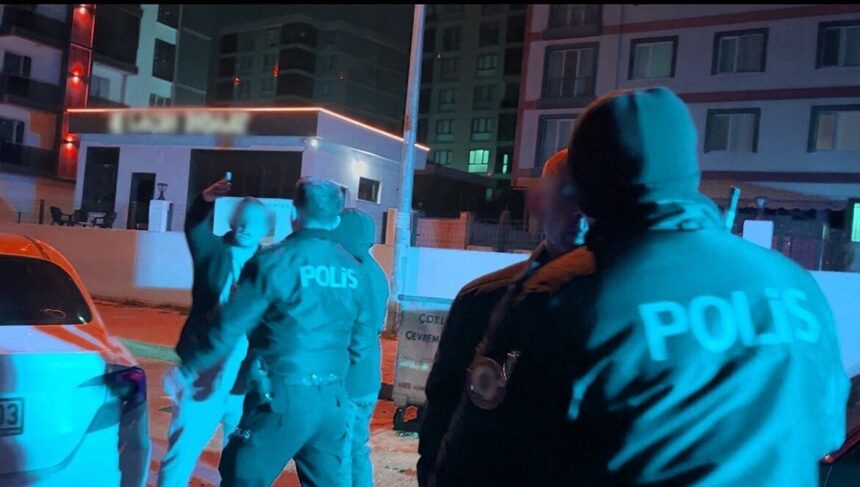 Çorlu’da alkollü sürücü ve yolcusundan muhabire tepki: “Telefonunu kırarım” tehdidi!