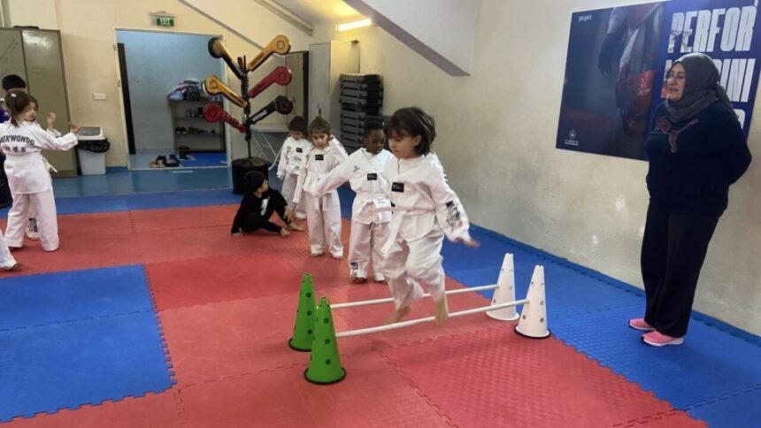 GSB Spor Okulları’nda taekwondo eğitimleri Porsuk Spor Salonu’nda devam ediyor. GSB Spor Okulları’nda taekwondo eğitimleri Porsuk Spor Salonu’nda devam ediyor.