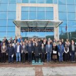 Düzce Üniversitesi Rektörü Prof. Dr. Nedim Sözbir, 2025 İç Değerlendirme Süreci katılımcılarına teşekkür belgeleri verdi.