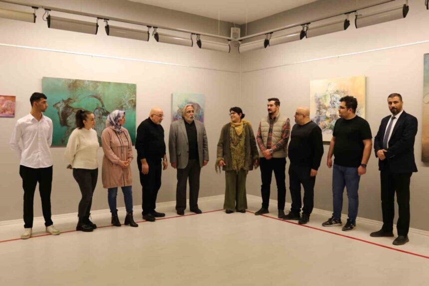 Ressam Cenk Mısırlıoğlu, “Biraz Taş, Biraz Hayvan, Biraz Düş” sergisini SANKO Sanat Galerisi’nde açtı. Ressam Cenk Mısırlıoğlu, “Biraz Taş, Biraz Hayvan, Biraz Düş” sergisini SANKO Sanat Galerisi’nde açtı.