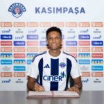 Kasımpaşa, Fenerbahçe’den Brezilyalı stoper Rodrigo Becao’yu sezon sonuna kadar kiraladı.