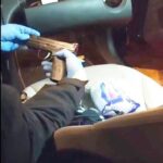 Nevşehir’de polis bir araçta gizli bölmede tabanca ve mermi buldu, şüpheli gözaltına alındı.