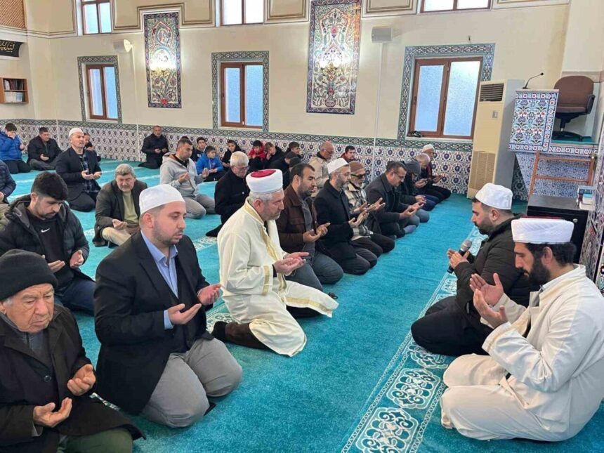 Köyceğiz Müftülüğü tarafından düzenlenen Sabah Namazı Buluşmaları Beyobası Merkez Camii’nde yapıldı. Köyceğiz Müftülüğü tarafından düzenlenen Sabah Namazı Buluşmaları Beyobası Merkez Camii’nde yapıldı.