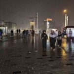 İstanbul’da sağanak yağış gece saatlerinde etkisini göstermeye başladı.