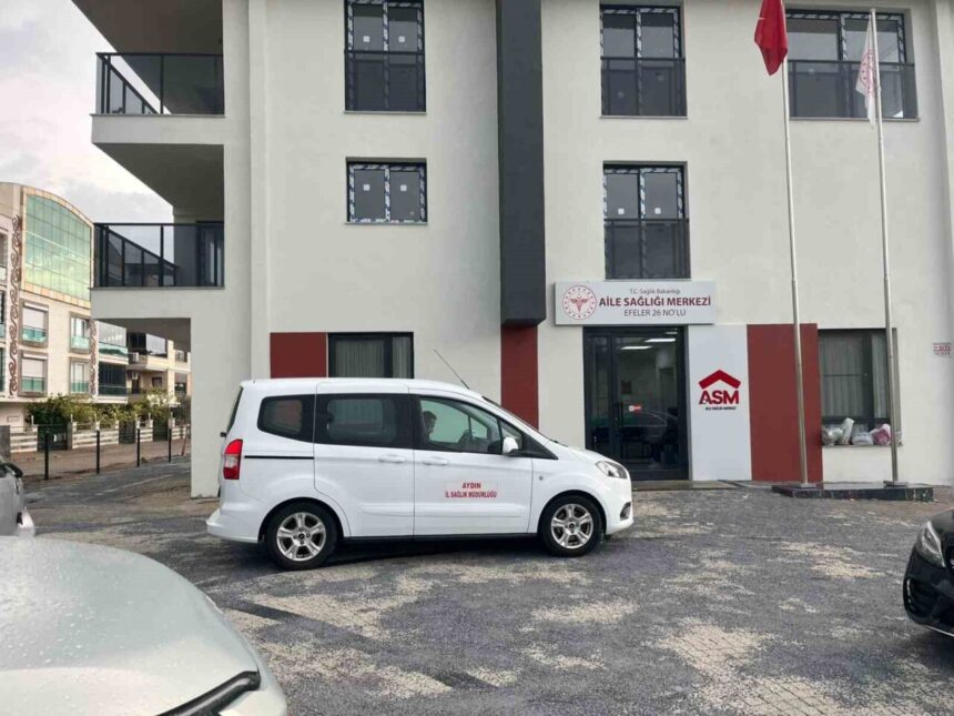 Aydın’daki sanal ASM’de doktorun odasına elektrik ve internet kesildi, sağlık hizmeti kesintiye uğradı. Aydın’daki sanal ASM’de doktorun odasına elektrik ve internet kesildi, sağlık hizmeti kesintiye uğradı.