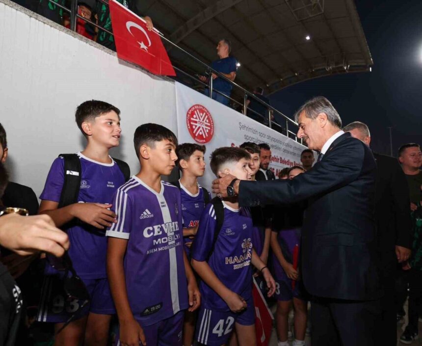 Sakarya Büyükşehir Belediyesi, 2025 yılı spor yatırımları ve başarılarıyla ilgili verileri açıkladı. Sakarya Büyükşehir Belediyesi, 2025 yılı spor yatırımları ve başarılarıyla ilgili verileri açıkladı.