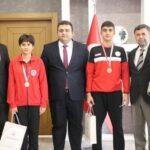 Pazarlar Spor Lisesi, okul sporlarındaki başarıları için öğrencilerine ödül ve burs verdi.