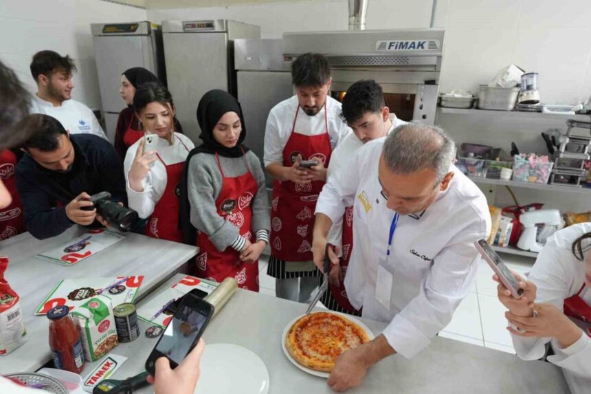 KÜN’de Şahin Çiftçi ile Uygulamalı Pizza Eğitimi Gerçekleştirildi