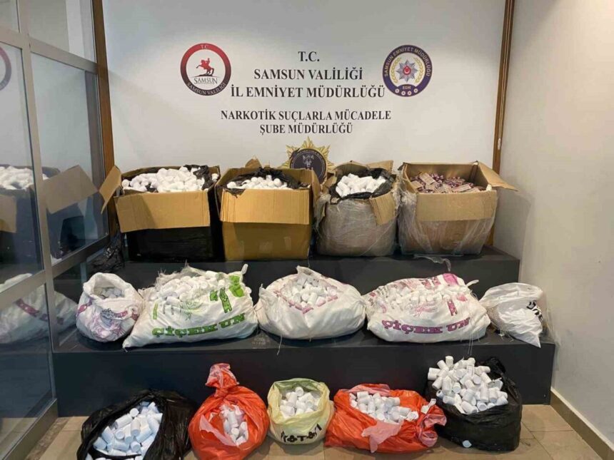 Atakum’da Narkotik Ekiplerinin Operasyonunda 236 Bin Uyuşturucu Hap Ele Geçirildi