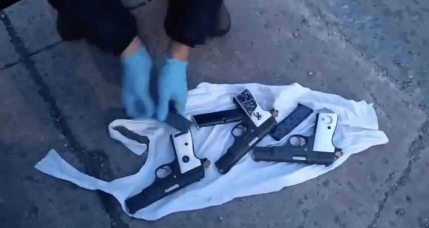 Tekkeköy’de Şüpheli Araçta 3 Ruhsatsız Tabanca Bulundu, 1 Kişi Gözaltına Alındı