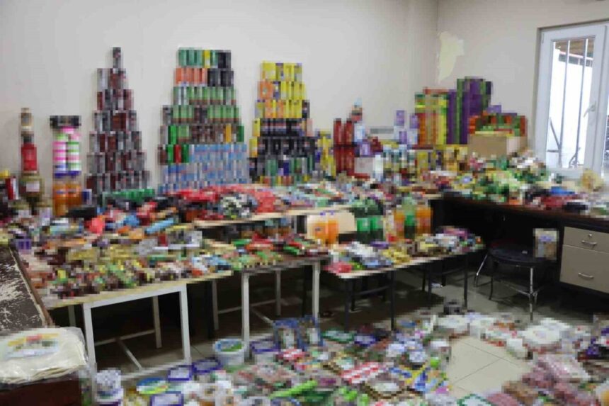 Şanlıurfa’da Zabıta Ekipleri, 1.5 Milyon TL Değerinde Süresi Geçmiş Gıda Ürünü Topladı Şanlıurfa’da Zabıta Ekipleri, 1.5 Milyon TL Değerinde Süresi Geçmiş Gıda Ürünü Topladı