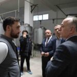 Sarıcakaya’da 70 dekarlık alana zeytin fidanı dağıtımı gerçekleştirildi, 27 bin ağaç meyve veriyor.