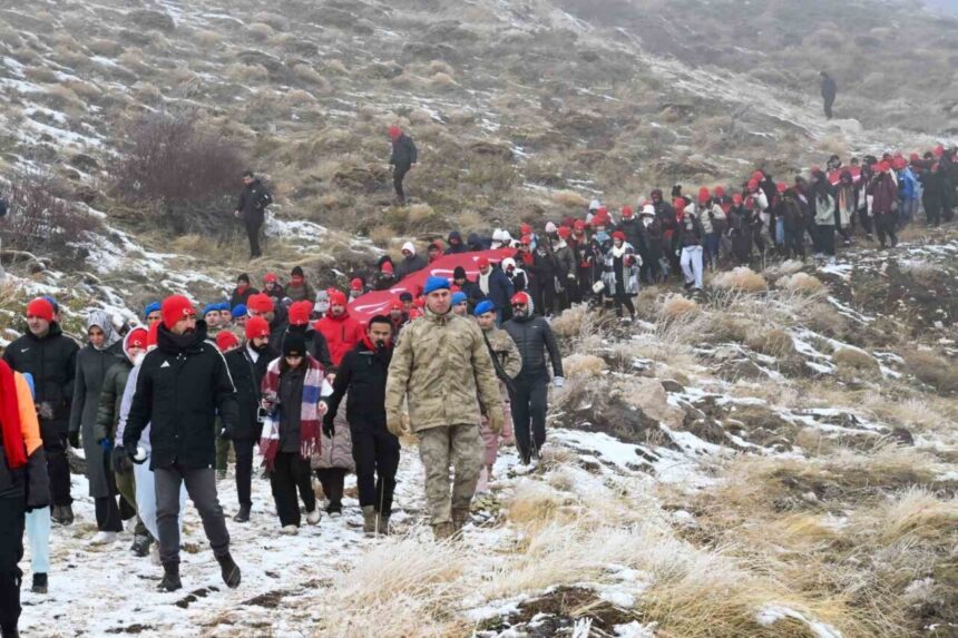 Sarıkamış Harekâtı’nın 111. Yılı İçin Antalya’da Anma Yürüyüşü Düzenlendi
