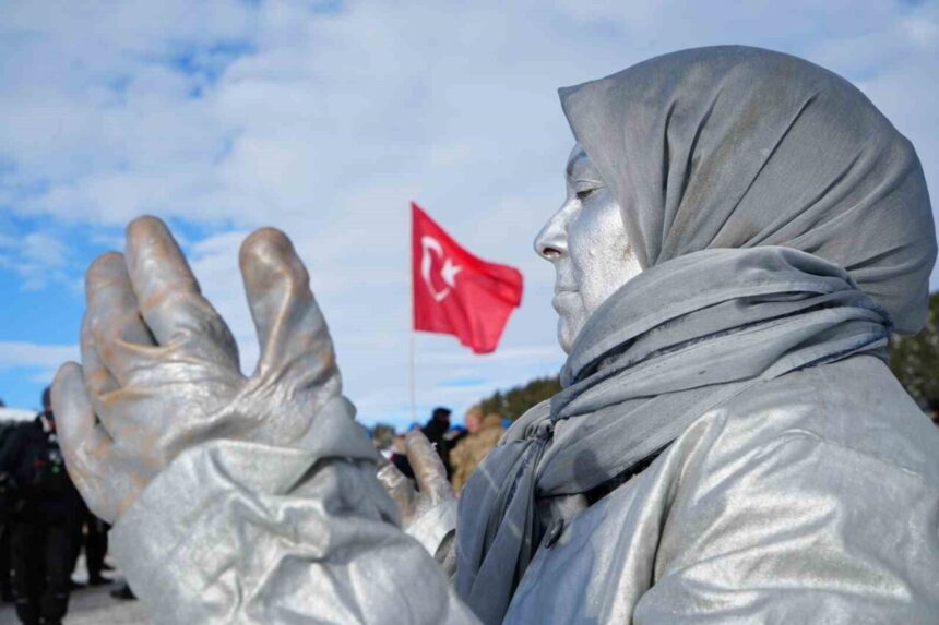 Sarıkamış Harekatı’nın 111. yılı anma etkinlikleri kapsamında binlerce kişi Kızılçubuk’ta toplandı.