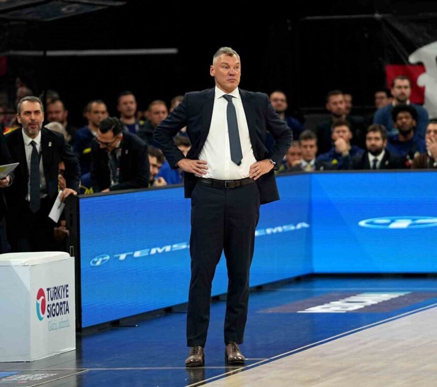Fenerbahçe, Başantrenör Sarunas Jasikevicius ile 3 yıl süreyle sözleşme imzaladı. Fenerbahçe, Başantrenör Sarunas Jasikevicius ile 3 yıl süreyle sözleşme imzaladı.
