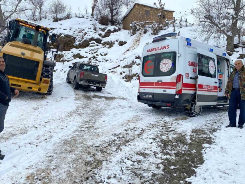 Sason’da Kar Engeline Rağmen Mahsur Kalan Hasta Kurtarıldı Sason’da Kar Engeline Rağmen Mahsur Kalan Hasta Kurtarıldı