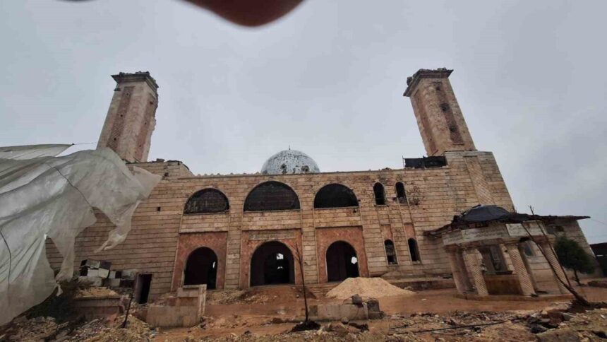 Halep’in Şeyh Maksud Mahallesi’nde Suriye ordusunun operasyonunun ardından normalleşme süreci başlıyor. Halep’in Şeyh Maksud Mahallesi’nde Suriye ordusunun operasyonunun ardından normalleşme süreci başlıyor.