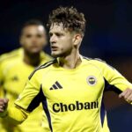 Fenerbahçe, Polonyalı futbolcu Sebastian Szymanski’nin Rennes’e transferini açıkladı.