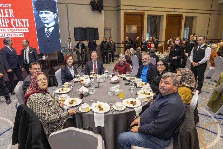 Mersin’in düşman işgalinden kurtuluşunun 104. yılı etkinliğinde şehit aileleri ve gazilere onur verildi.