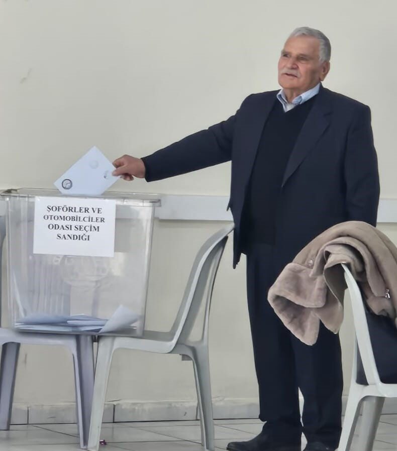 Selendi Şoförler ve Otomobilciler Odası’nın genel kurulunda Başkan Şükrü Filik, yeniden seçildi.