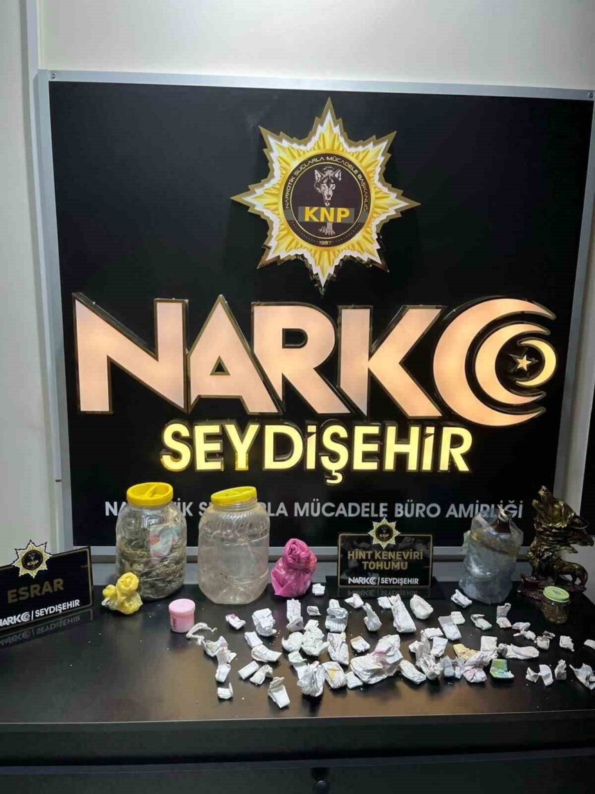 Seydişehir’de narkotik ekiplerinin operasyonunda çok sayıda uyuşturucu madde ele geçirildi; 6 kişiye işlem yapıldı. Seydişehir’de narkotik ekiplerinin operasyonunda çok sayıda uyuşturucu madde ele geçirildi; 6 kişiye işlem yapıldı.