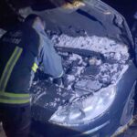 Erciş’te seyir halindeki otomobilin motoruna karla müdahale edildi.