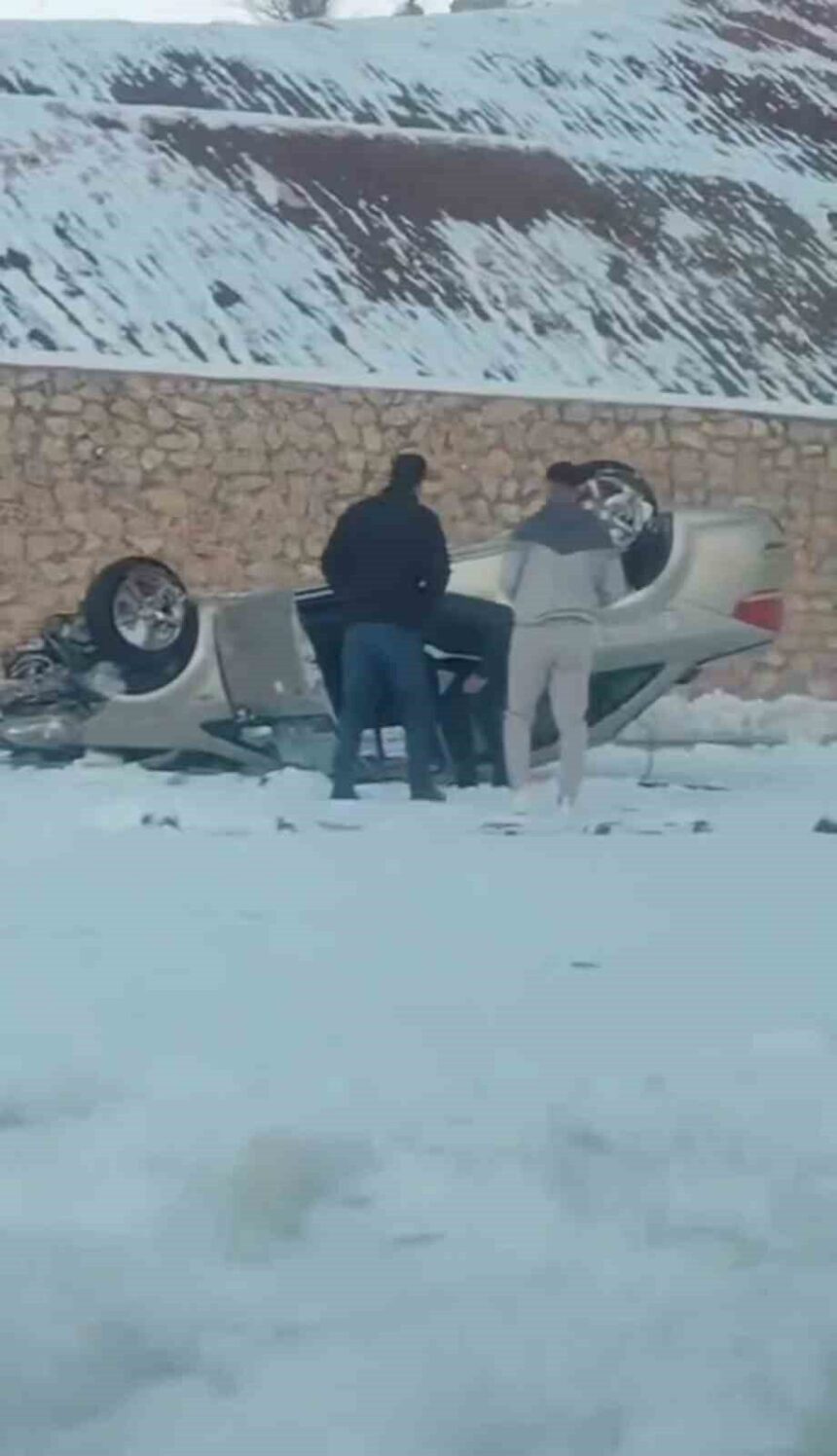 Kurtalan’da Kontrolden Çıkan Otomobil Takla Attı, Sürücü Yaralandı