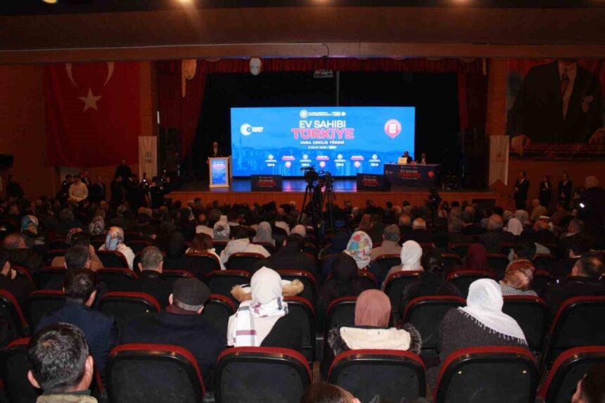 Siirt’te “Yüzyılın Konut Projesi” doğrultusunda 1,627 hak sahibi kura ile belirlendi.